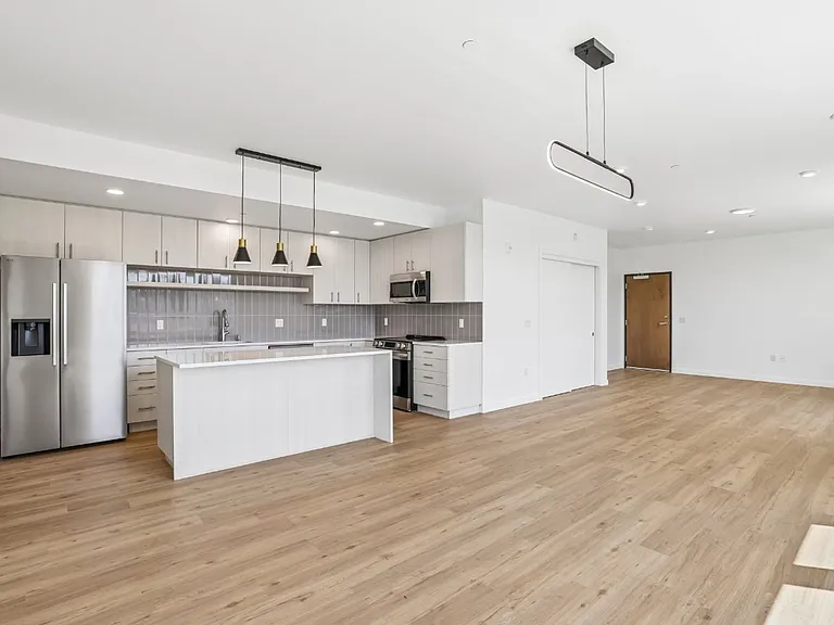 Brand-new 3-Bed, 2-Bath luxury single-level apartment! Bright, open-concept living with modern fi... — Photo 9