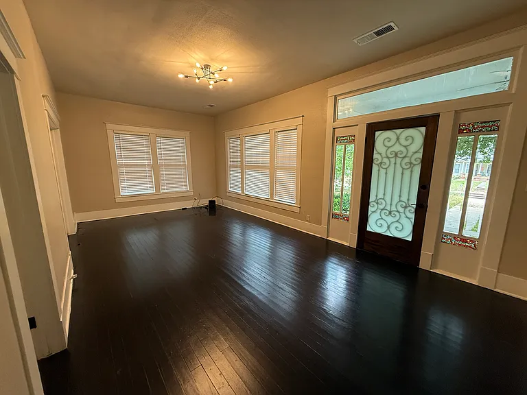 503 Jefferson St — Photo 11