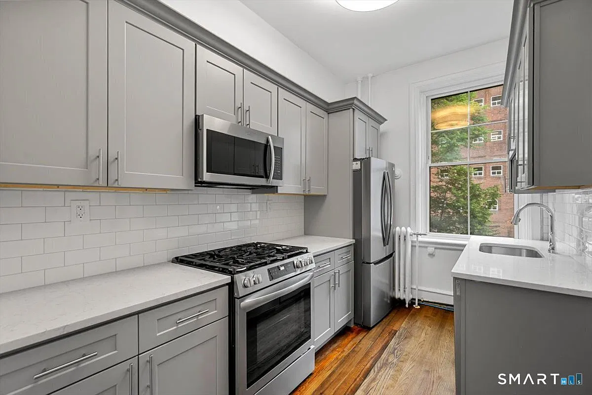 1 bed, 1.0 bath, 704 sqft, $2,300 — Photo 4