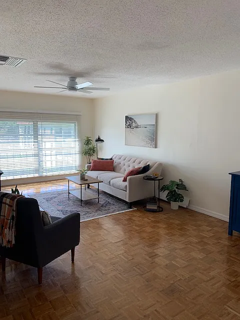 2 bed, 1.5 bath, 926 sqft, $2,100 — Photo 2