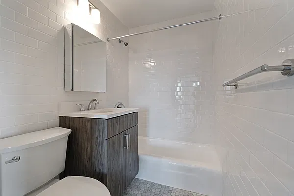 Bathroom, photo 2