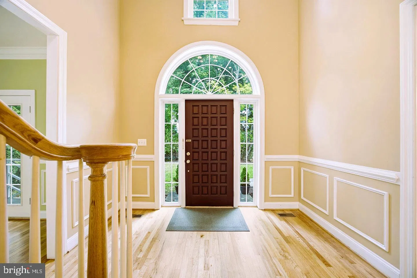 6 bed, 5.5 bath, 5752 sqft, $11,950 — Photo 4