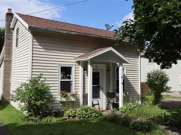 24 Buffalo St, Bergen, NY 14416