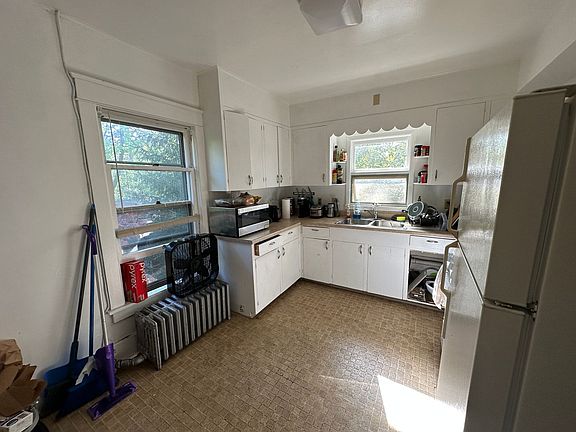 3rd image of 226 Bryant Ave #2