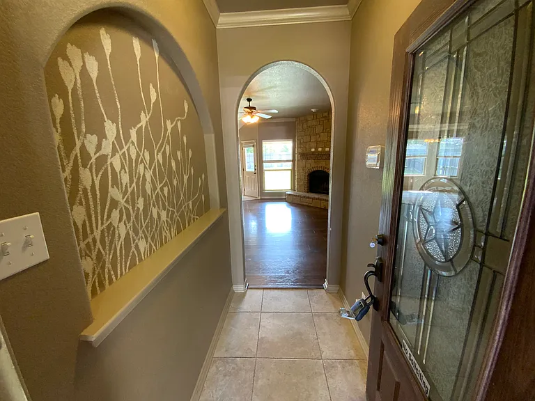 5705 Alexandria Dr — Photo 4