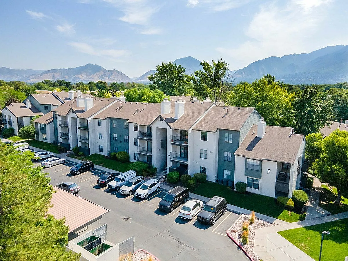 Cottonwood Apartments — Photo 4