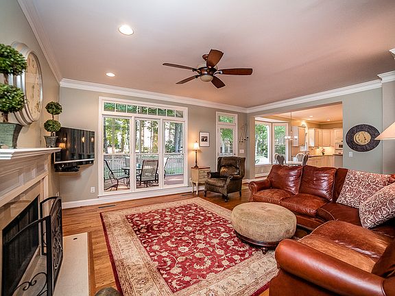 Spacious Family Room