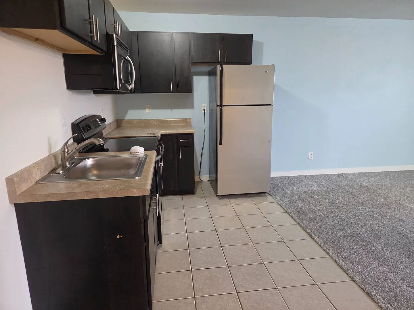 413 Main ST — Photo 3