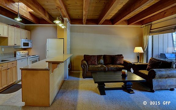 3rd image of 861 Southwood Blvd #38