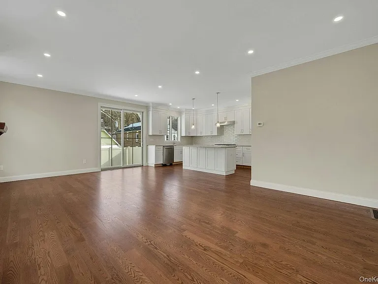 44 Rogers St #A — Photo 2