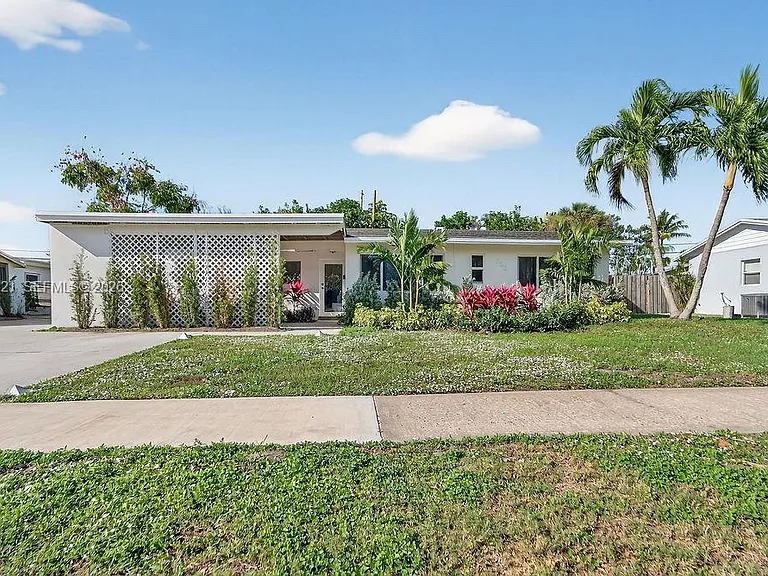 756 Cinnamon Rd — Photo 43