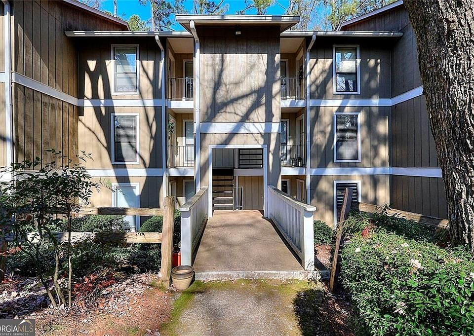 1st image of 5137 Roswell Rd Unit 6