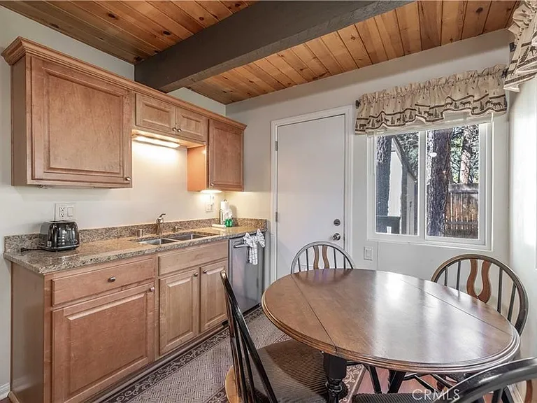 548 Moreno Ln — Photo 12