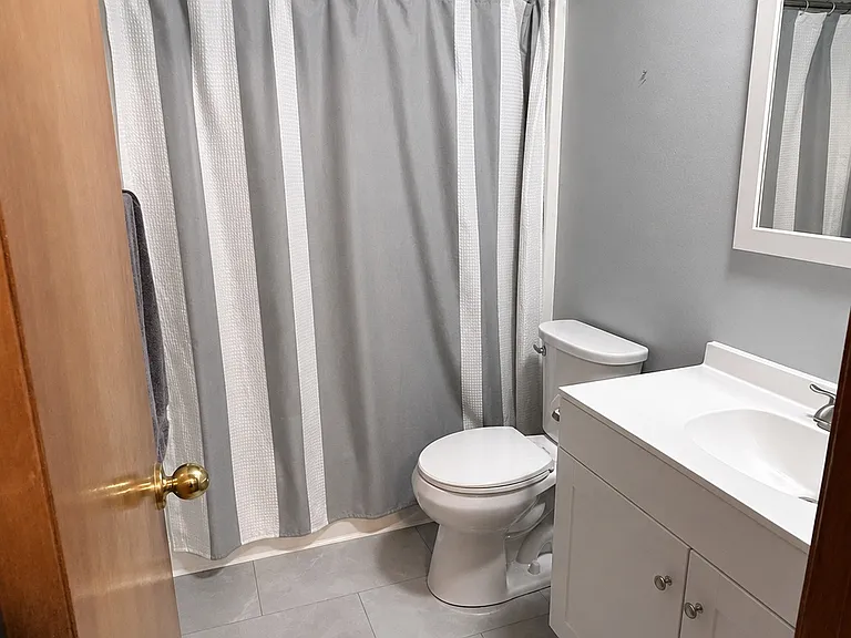 227 E Colleen Dr — Photo 10