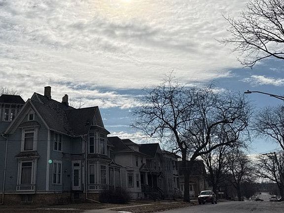 5th image of 510 N Horsman St #512