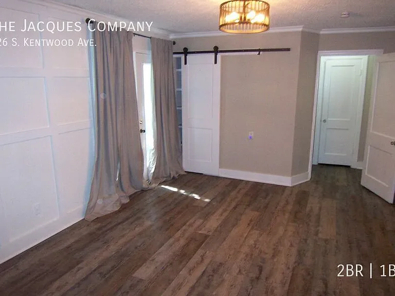 726 S Kentwood Ave — Photo 10