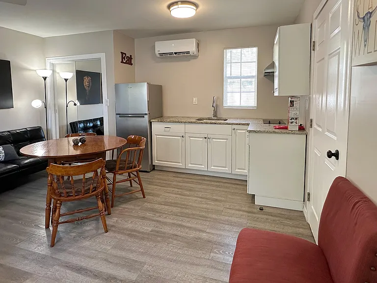 222 Finley Ave — Photo 1