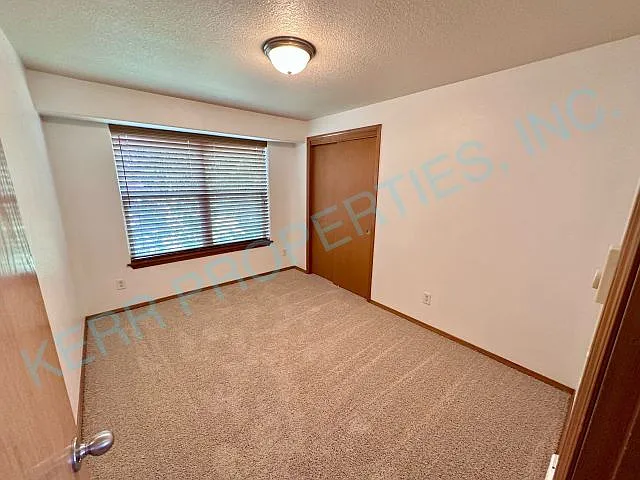 11929 SE Pine St — Photo 12