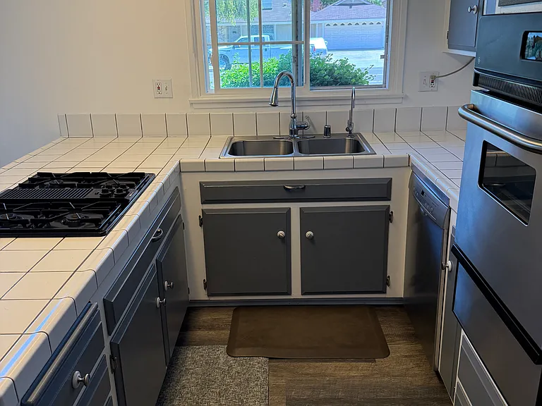 891 Rosewood Ave — Photo 10