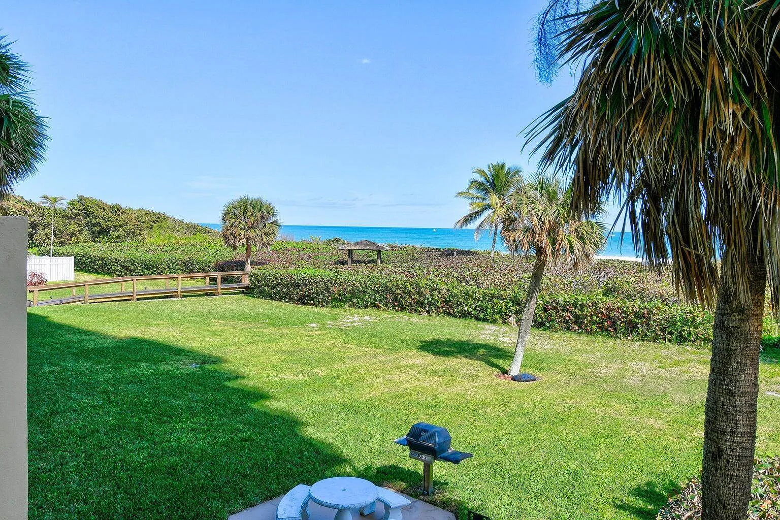 2 bed, 1040 sqft, $2,800 — Photo 3