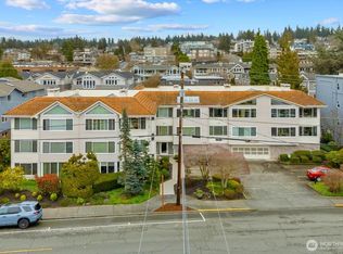 233 3rd Ave S APT 305, Edmonds, WA 98020