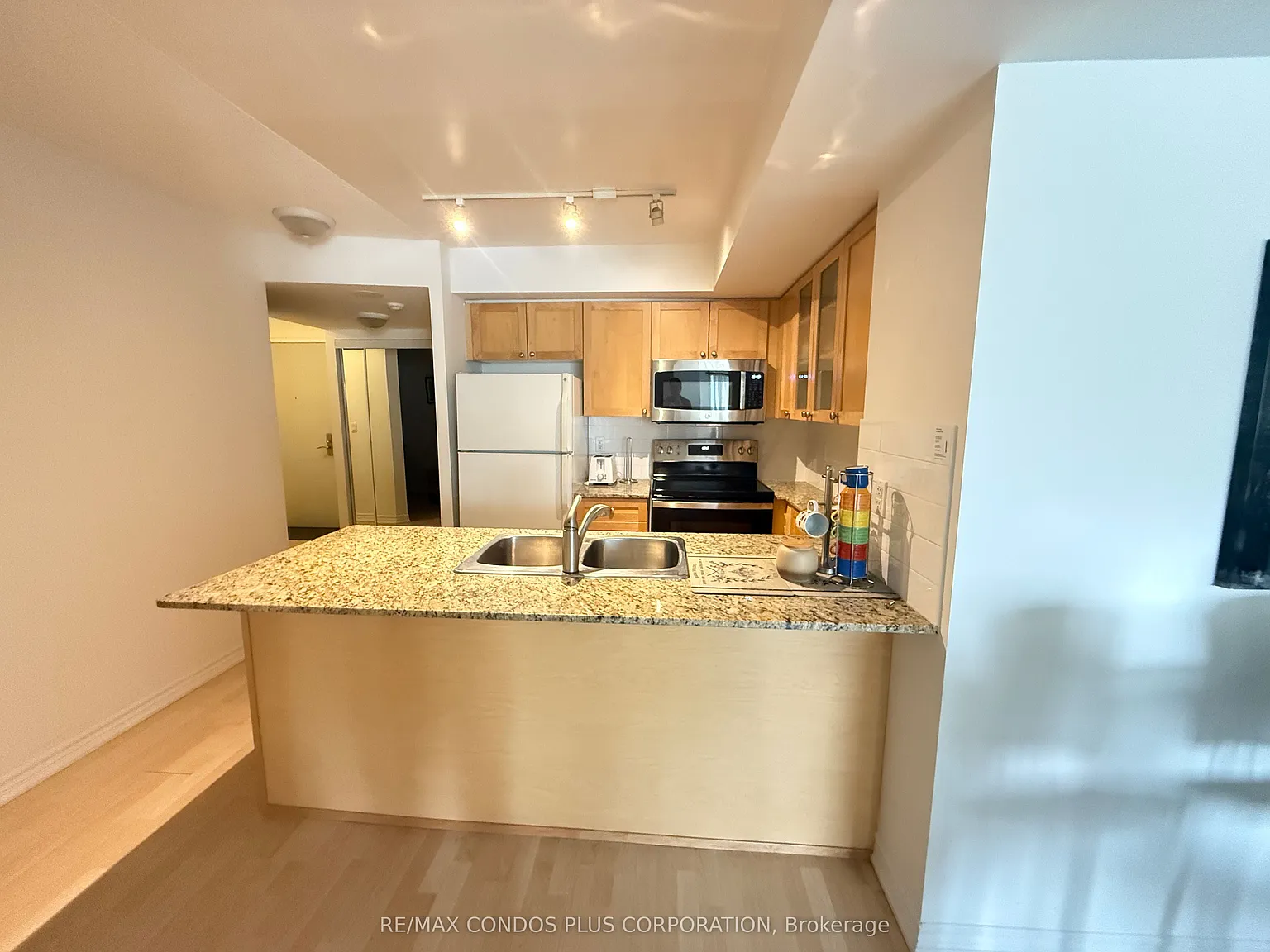 3 bed, $4,000 — Photo 3