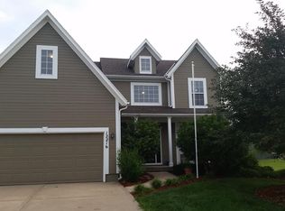 12216 Clubhouse Dr, Kansas City, KS 66109