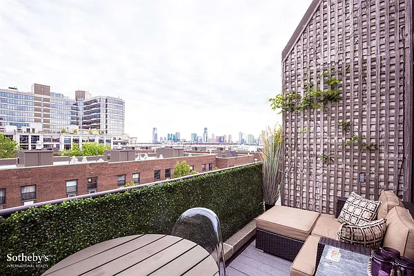 Sold by Sotheby's International Realty | media 13