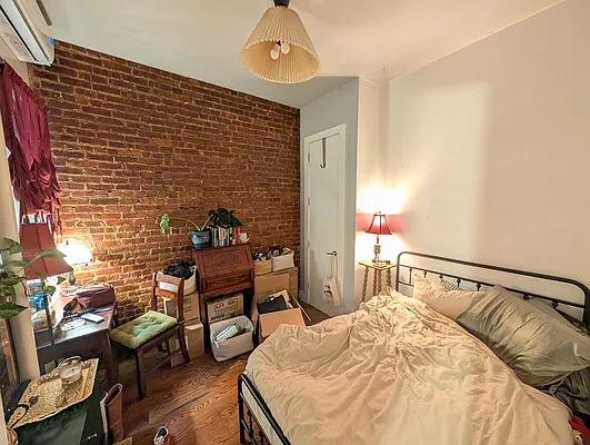 Bedroom, photo 1