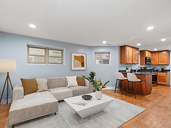 2nd image of 4556 N Kostner Ave #G