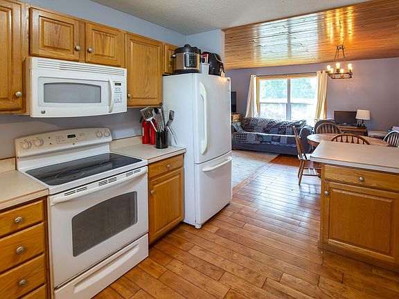 5th image of 207 1st Ave E