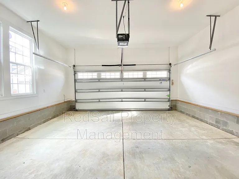 4808 Village Walk — Photo 20