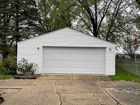 3rd image of 1406 Kingsley Dr