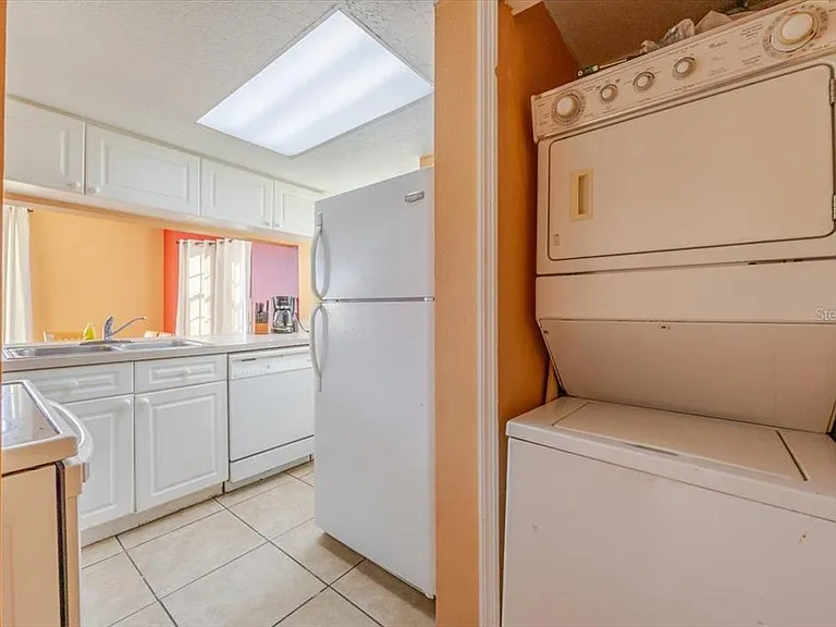 203 Coco Plum Dr #MAIN — Photo 3
