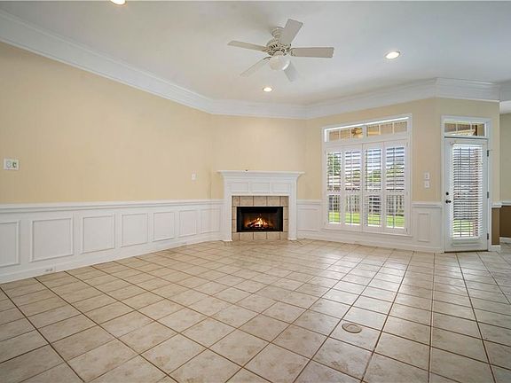 5th image of 8849 Augusta Ct