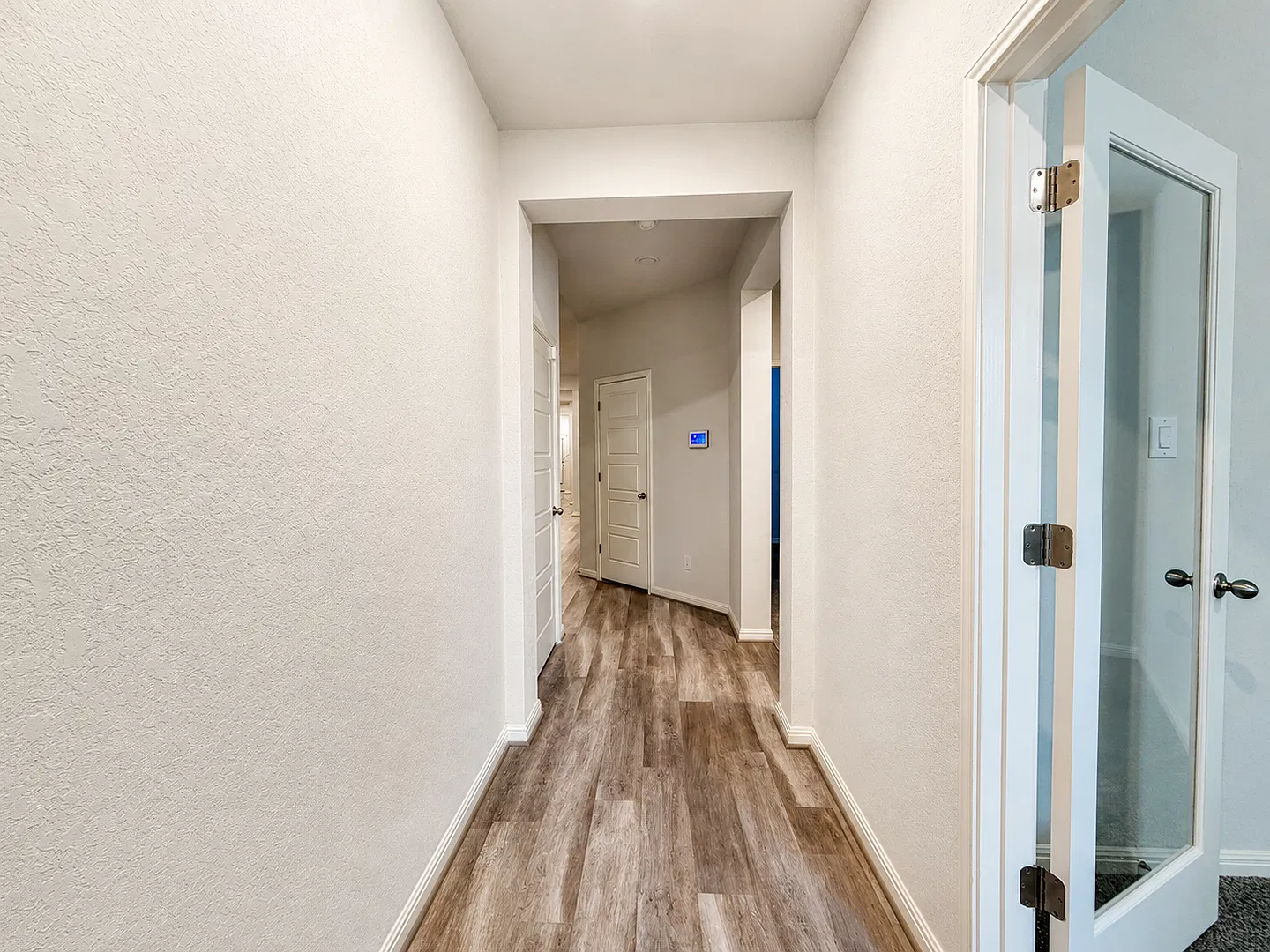 $400 Off On First Month's Rent! — Photo 2