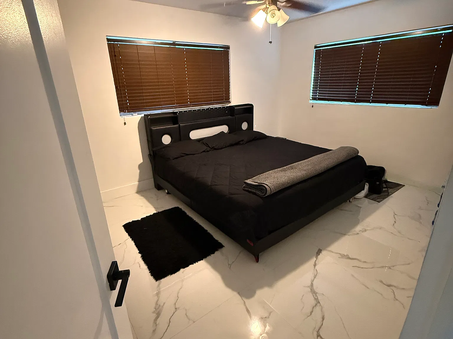4 bed, 2078 sqft, $3,200 — Photo 4