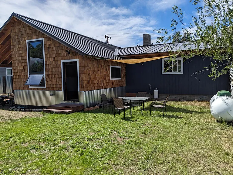 244 Castle Ave #B — Photo 11