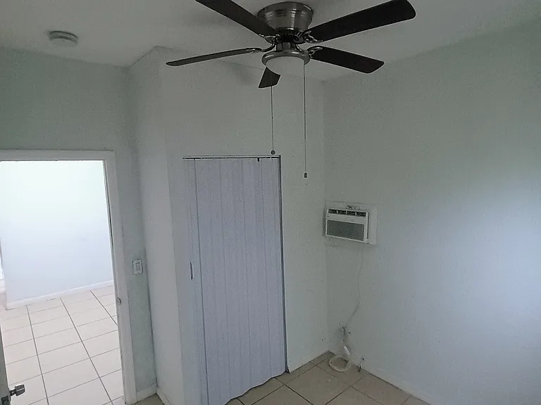 Second room/segundo cuarto.