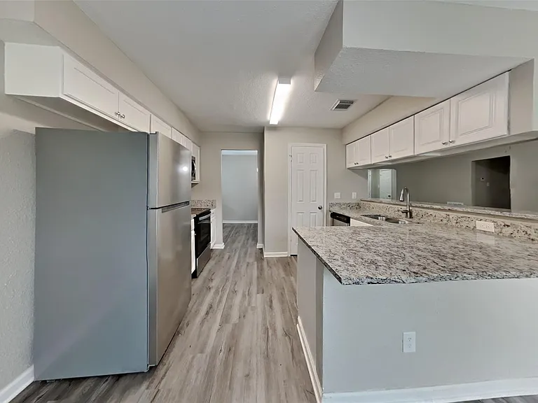 10210 Rippling Fields Dr — Photo 5