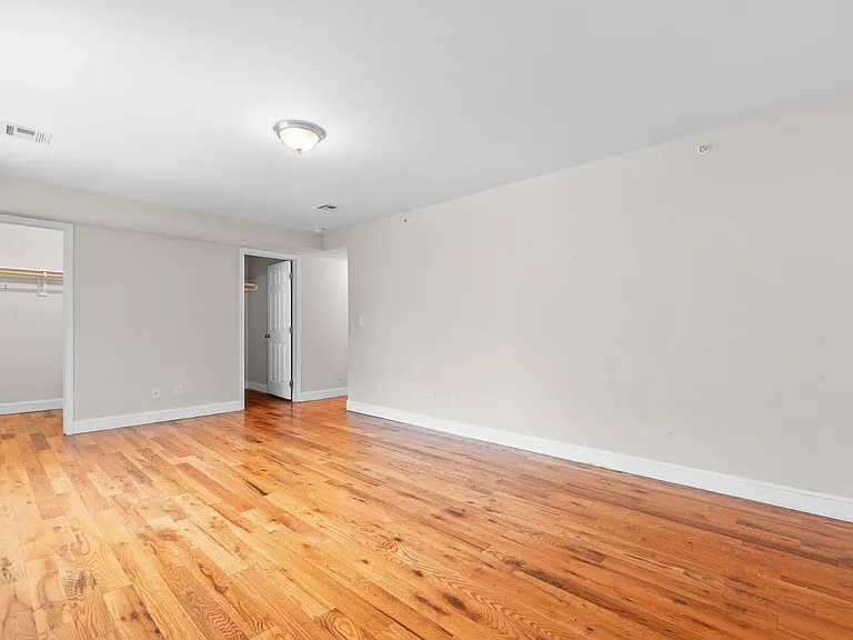 280 S 20th St #2 — Photo 16