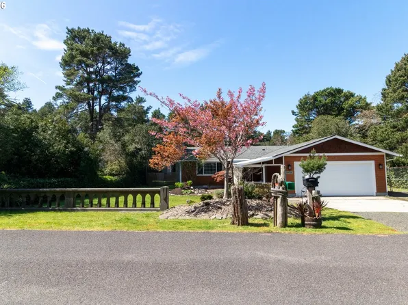 4726 Sea Breeze Ln, Florence, OR 97439