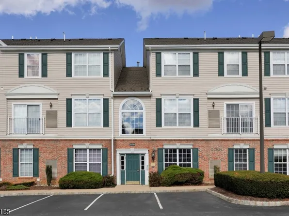 221 Windmill Ct, Lopatcong Twp., NJ 08865