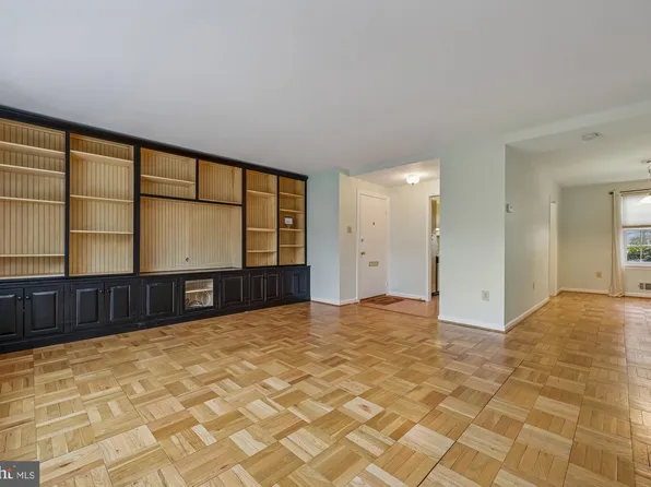 647 Azalea Dr APT 1, Rockville, MD 20850