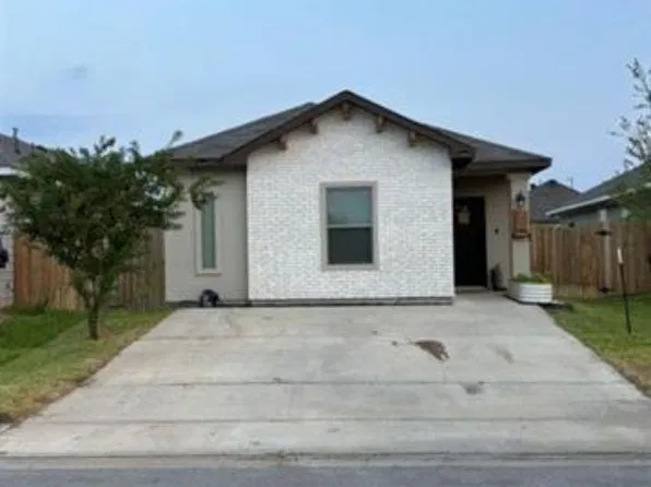 1219 Port Texas Dr, Laredo, TX 78045