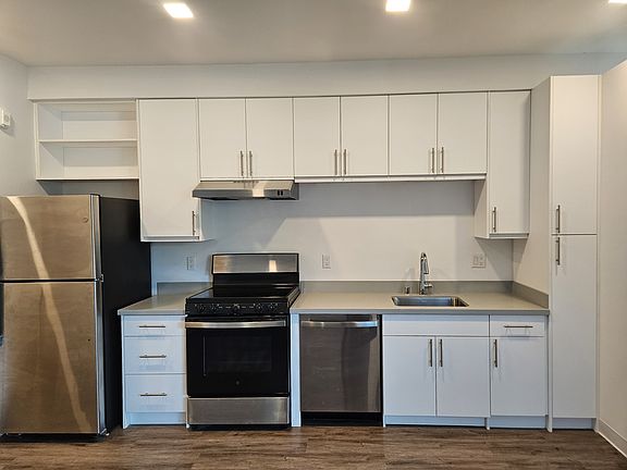 2nd image of 4015 Kansas St #100