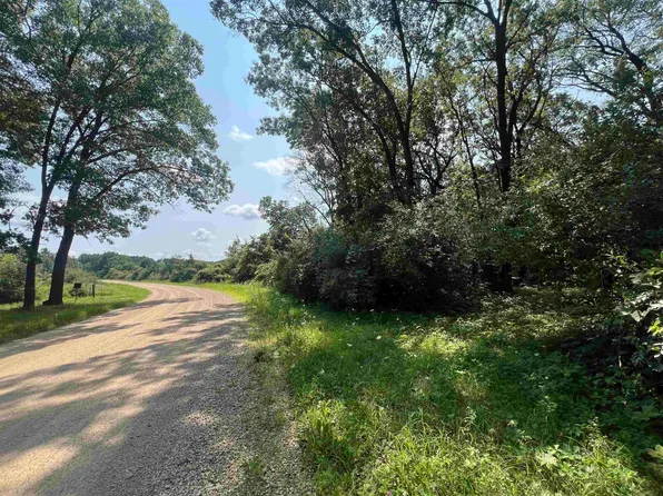 N1349 Black Oak Ct, Coloma, WI 54930