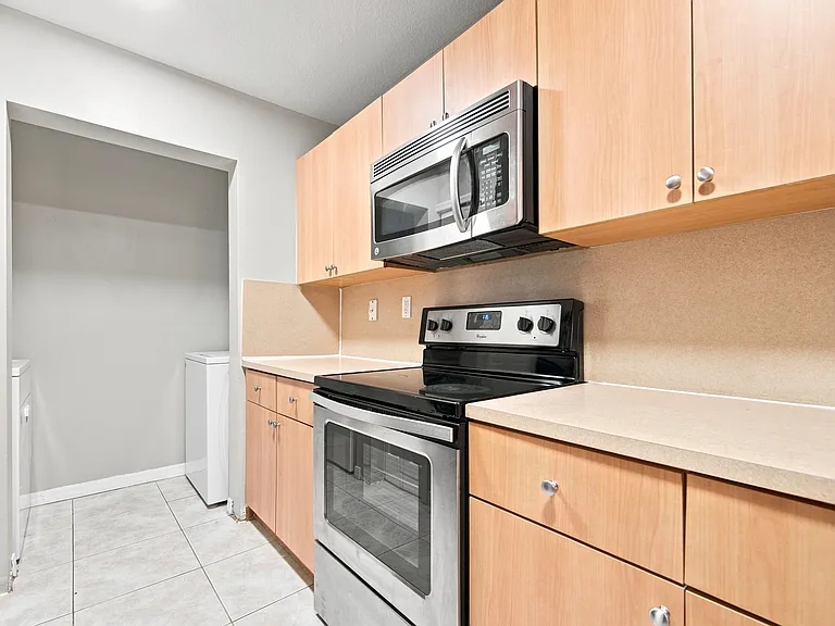 732 SW 106th Ave #2011 — Photo 13