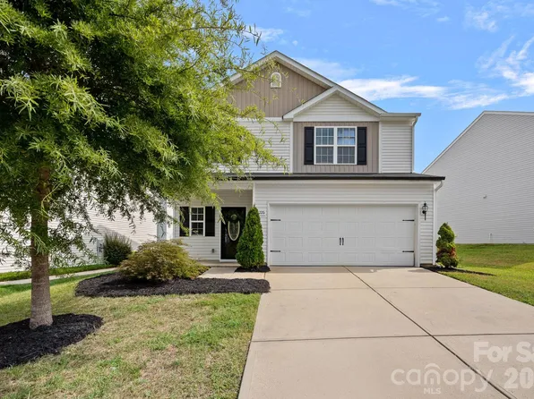 8226 Paw Valley Ln, Charlotte, NC 28214