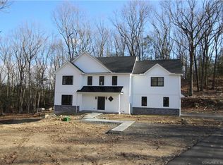 3 Tackora Trl, Ridgefield, CT 06877